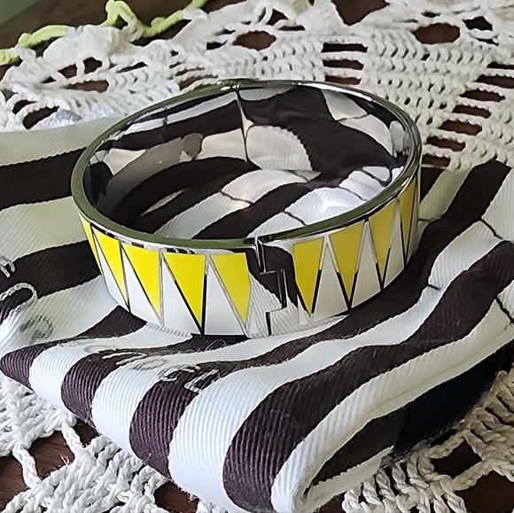 Henri Bendel Hinged Bracelet - Picture 2 of 7